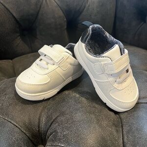 Carter’s toddler size 6M white sneakers